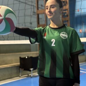 Camiseta juego voleibol verde